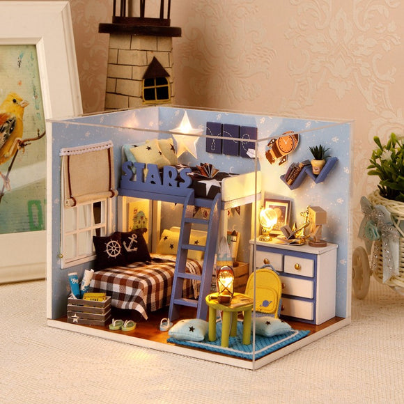 Cuteroom 1:32Dollhouse DIY Kit Light With Cover Starry Sky Adventure Stand Joint Model