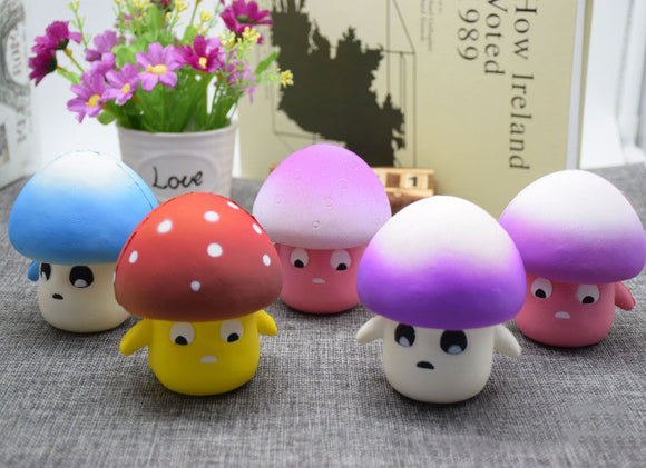 PU Slow Rebound Office Unpacking Props Squishy Simulation Thriller Mushrooms random color